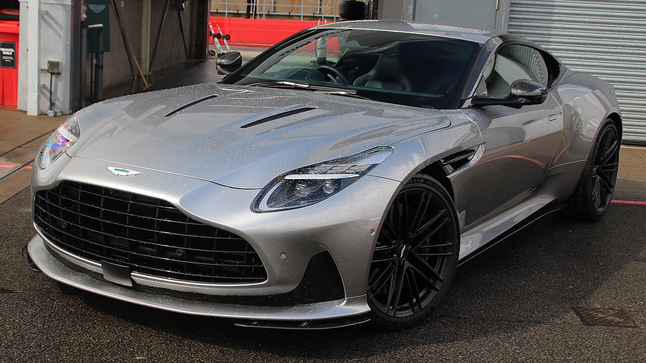 Aston Martin DB12