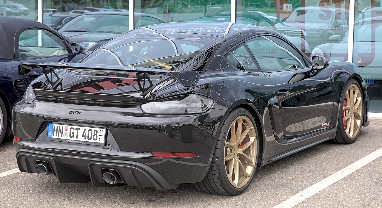 Porsche 718 Cayman GT4