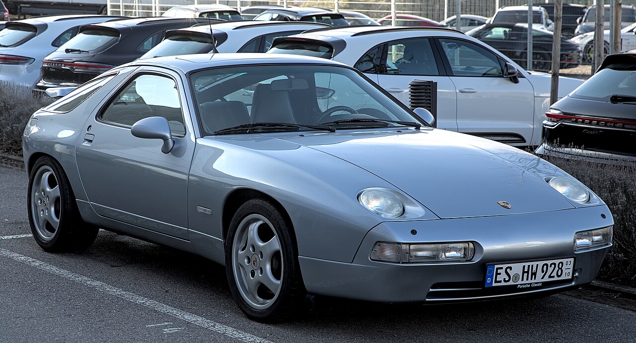 Porsche 928